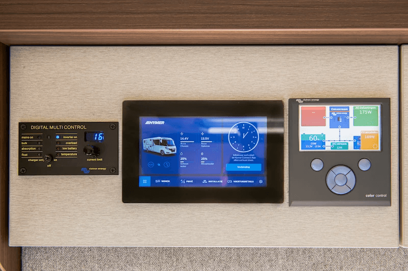 Battery Monitoring System in RV Power System Setup